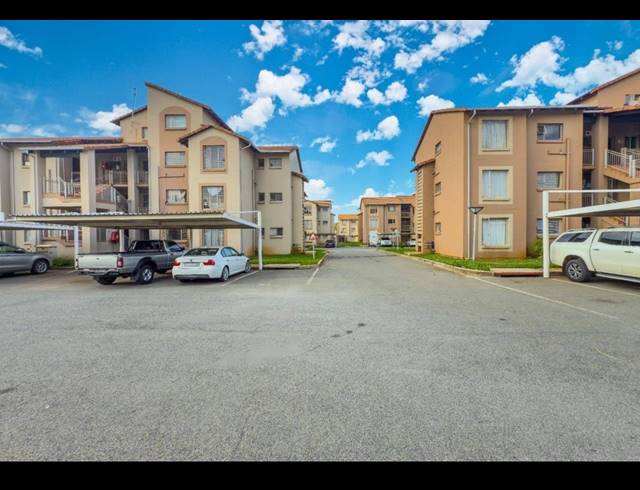 2 BEDROOM APARTMENT FOR SALE IN KLEINFONTEIN